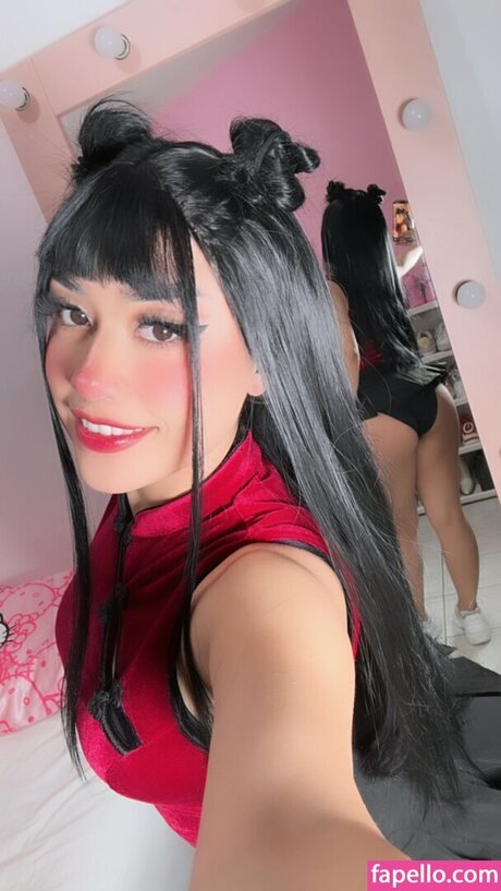 毛深い足のOnlyFans ヌード ギャラリー