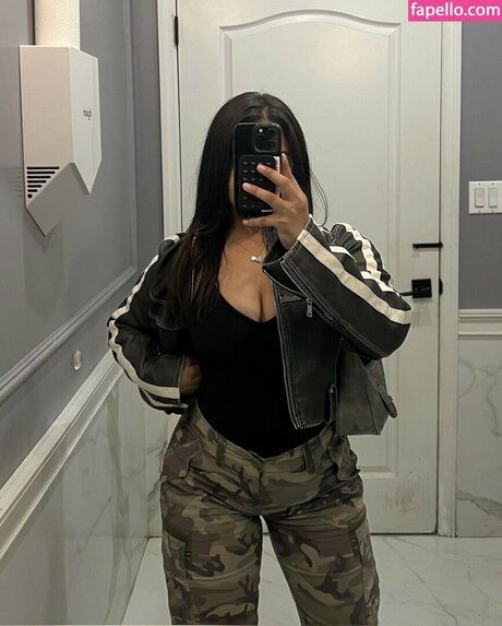 A vriell ポルノスター 写真