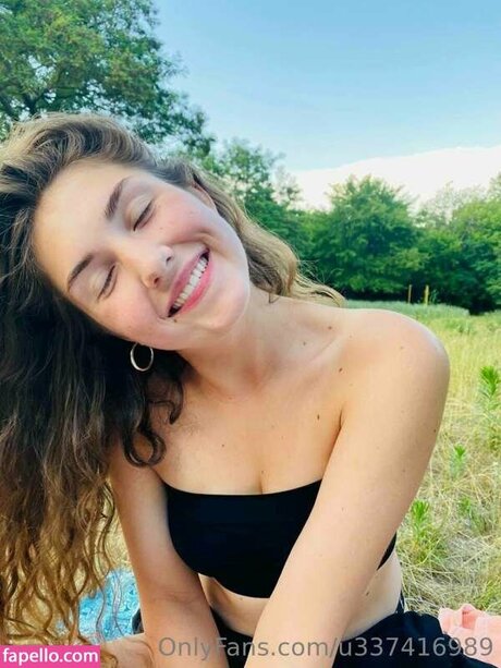 ラテン系ティーンオンリーファンズ アート裸 写真