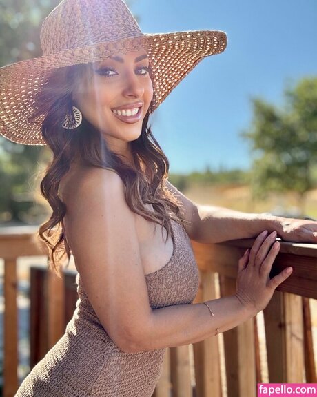 イギリスのプッシーOnlyFans ホットヌード 写真