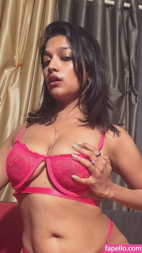 Lavanya Manickam エロティックなモデル 写真