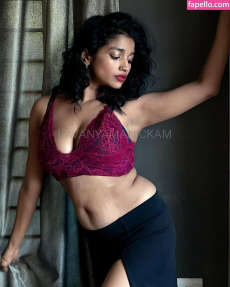 巨乳の赤毛オンリーファンズ ホットヌード 写真