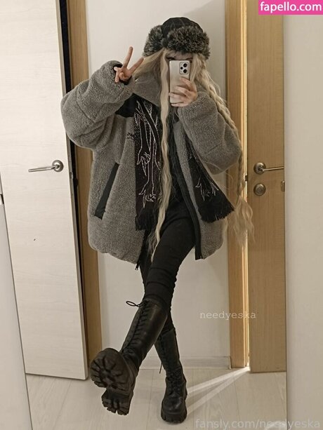 妊娠中の教師OnlyFans ヌード 画像