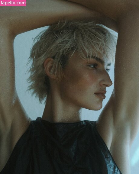 Aleandrafrerk 完璧なポルノスター 写真