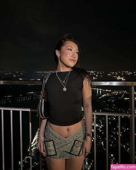 Chloe Aquino 高品質モデル 写真