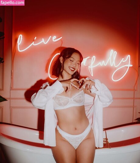 My Tien Tran かわいいスター 写真