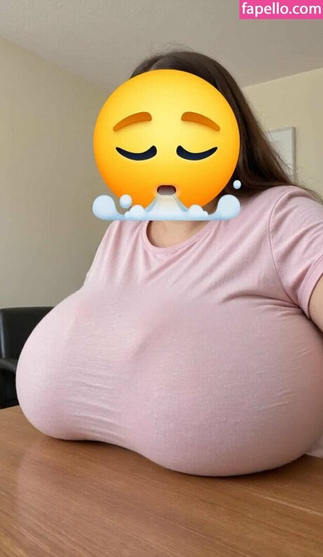 Hushplushy エロティックなモデル 写真