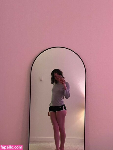 quezofrezco ヌードスター 写真