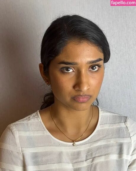 痩せたティーンのオンリーファンズ ポルノ アーカイブ