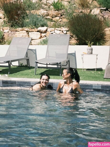 巨乳の赤毛オンリーファンズ 美しいポルノ 写真