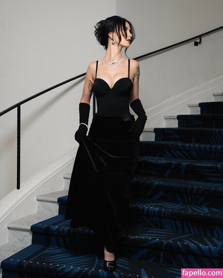 小人ヌードオンリーファンズ アート裸 画像