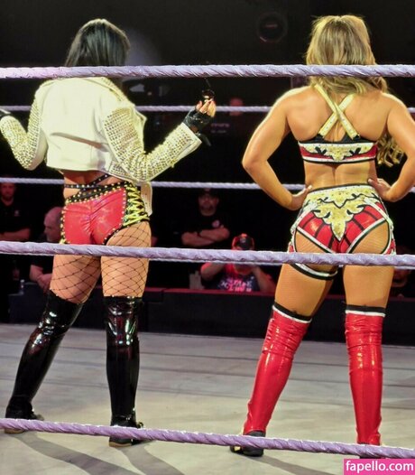 Fallon Henley アート女優 写真