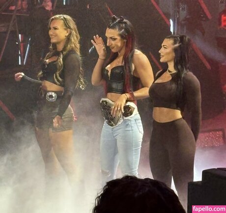 Fallon Henley 高品質モデル 写真