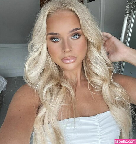 太めのブロンドオンリーファンズ ポルノ 画像