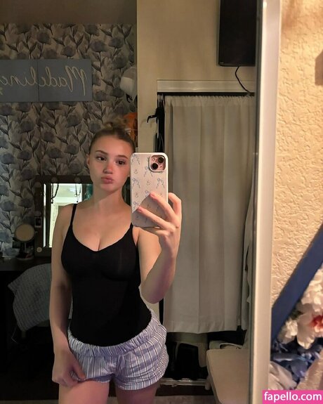 Mads Thompson Maddiiedee セクシーなポルノスター 写真