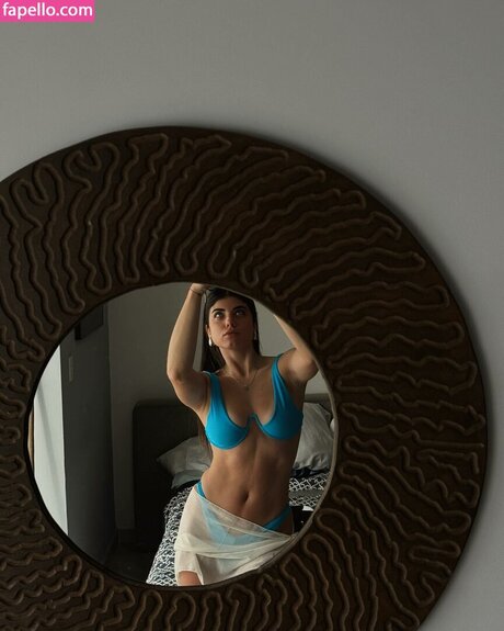 ポニーテールオンリーファンズ ポルノ 写真