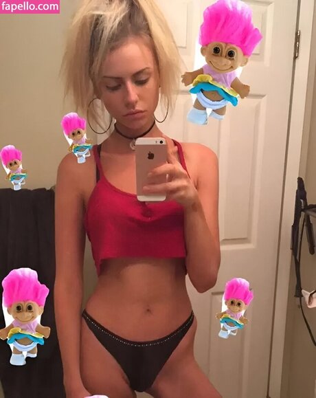 ポーグ xxx オンリーファンズ ホットヌード 写真