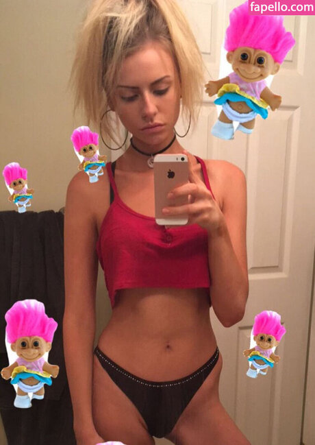 巨乳のオンリーファンズ 美しいヌード 写真