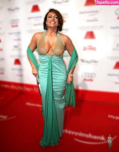 Christine Neubauer ポルノモデル ギャラリー