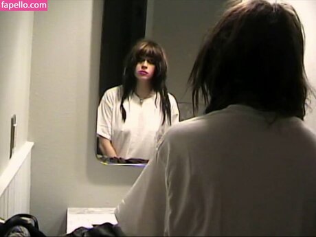 ダーティトークオンリーファンズ セクシーヌード ギャラリー