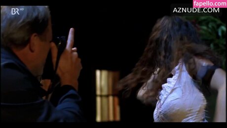 Ninahartmann HDスター 写真