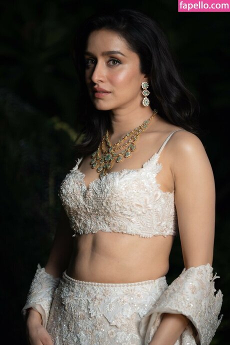 Shraddha Kapoor ポルノスター エロティック 写真