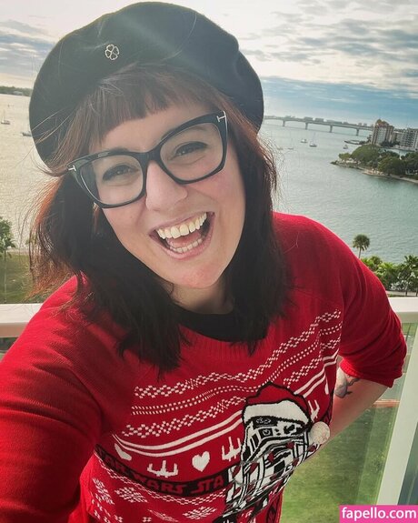 熟女メガネOnlyFans ポルノ アーカイブ