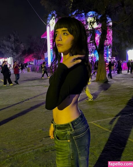 Om4ly 最高のモデル 写真