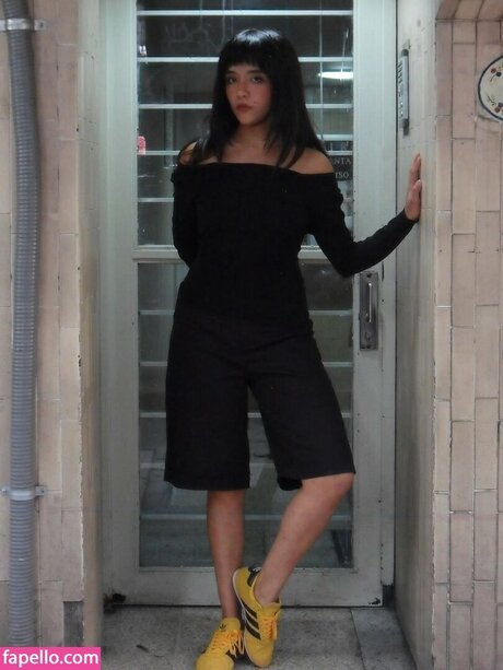 Om4ly ホットモデル 画像