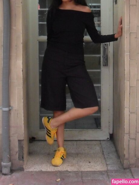 Om4ly 独占モデル 写真