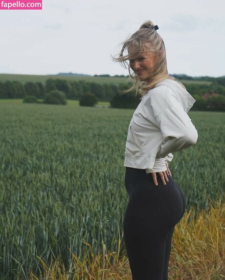 Issy Anderson HDスター 写真