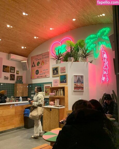 赤毛のソロOnlyFans 美しい 画像