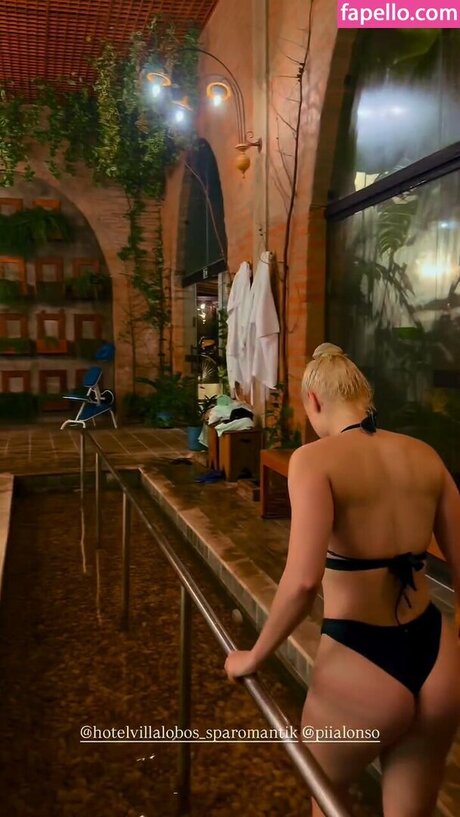 痩せたアジア人ティーン OnlyFans エロチック 画像