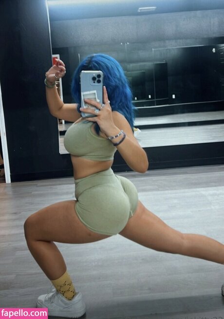 巨大な天然おっぱいオンリーファンズ セクシー アーカイブ