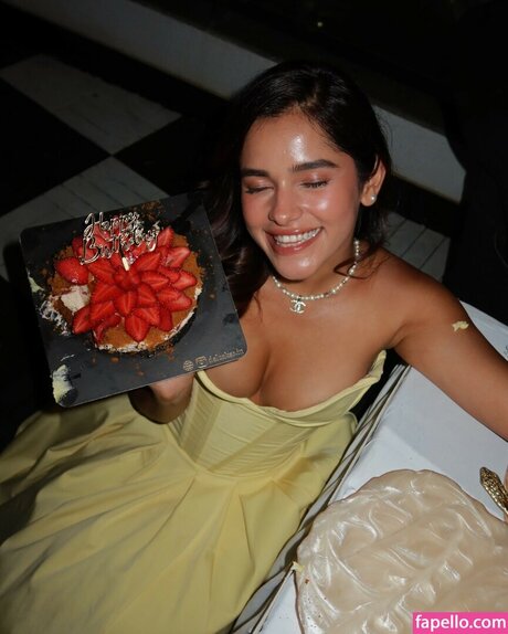 ラテン系熟女オンリーファンズ 可愛い 画像