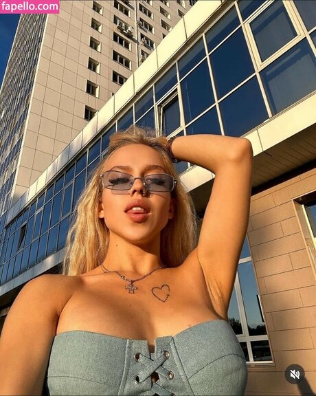 アナル熟女OnlyFans ポルノ 画像