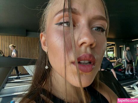 ジンジャートゥインクオンリーファンズ 無料エロ 写真