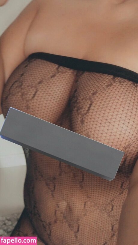 Mercedes Twitter Milf ヌードスター 写真