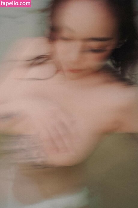 meguspusita 裸のスター 写真