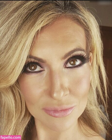 金髪乱交OnlyFans ホットヌード 写真