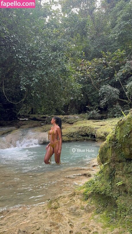 50歳のOnlyFans ホットヌード 画像