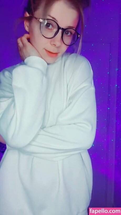 SmileyDani158 高品質モデル 画像