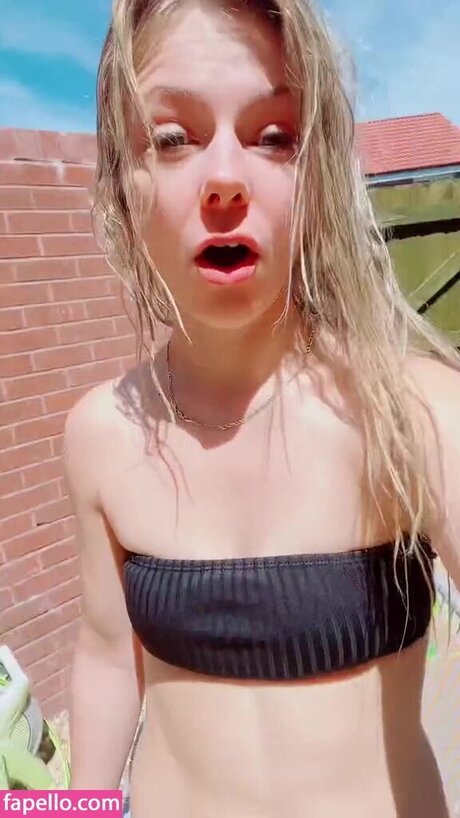 SmileyDani158 独占ポルノスター アーカイブ