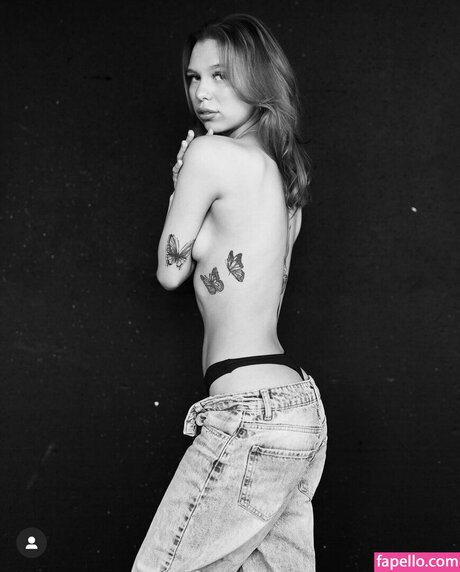 Neea Kuosmanen 完璧なモデル 画像