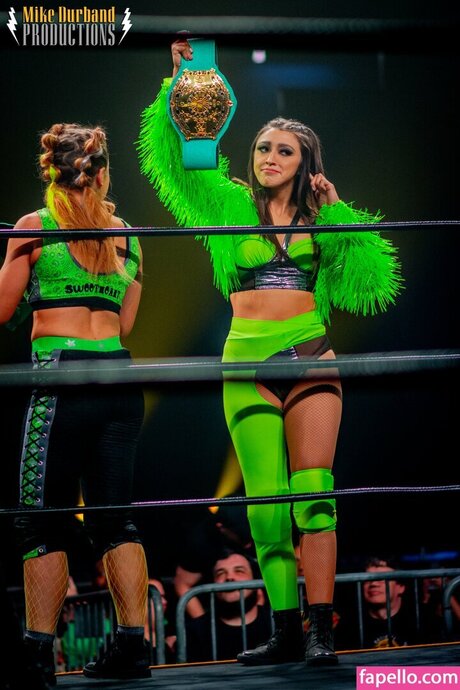 Wren Sinclair 素敵なポルノスター 写真