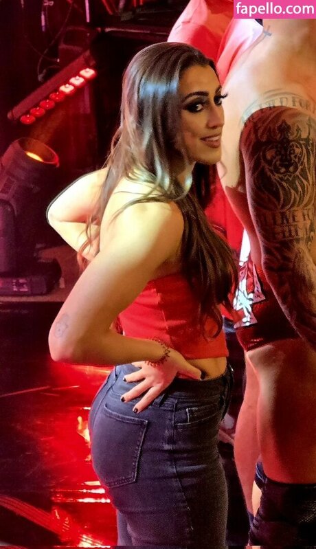 Wren Sinclair xxxモデル 写真