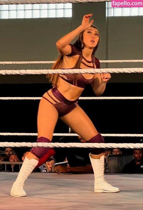 Wren Sinclair ポルノモデル ギャラリー