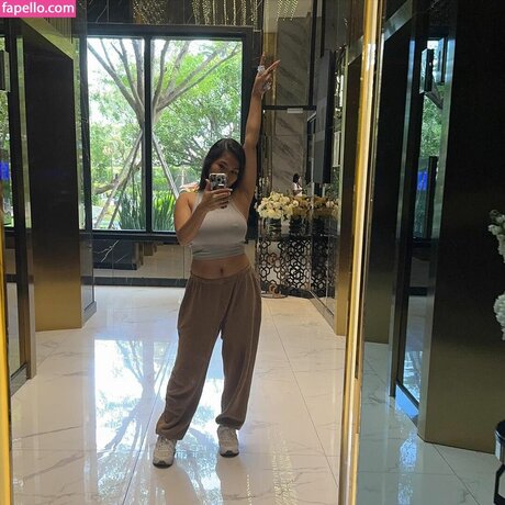 Miaandmonami ポルノスター HD 画像