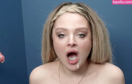 OnlyFansの普及 無料ヌード 画像