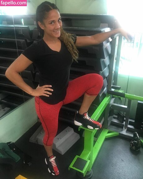 痩せたアジア人ティーン OnlyFans 美しいxxx 写真